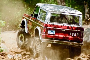 77 Ford Bronco on Trail © Cynthia Ryon 2015